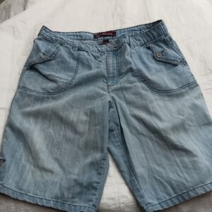 Gloria Vanderbilt Light Blue Denim Cargo-Style Women Shorts